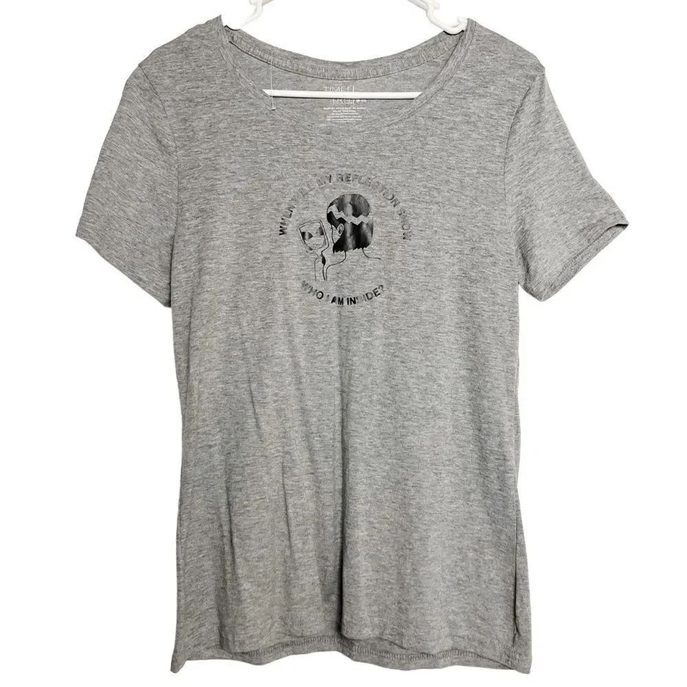 Time and Tru Reflection Short Sleeve Graphic Tee Grey and Black Size Medium
